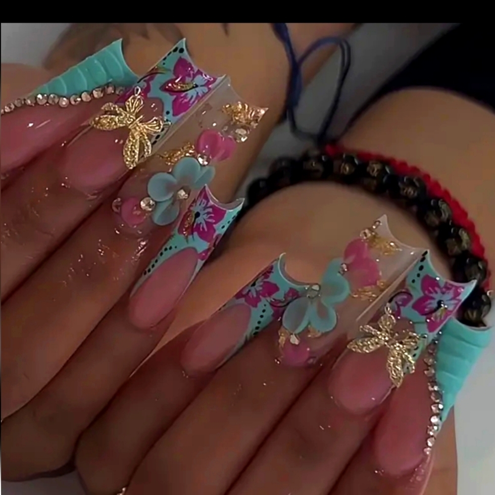 Press on nails